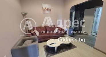 Тристаен апартамент, Варна, Идеален център, 600350, Снимка 1