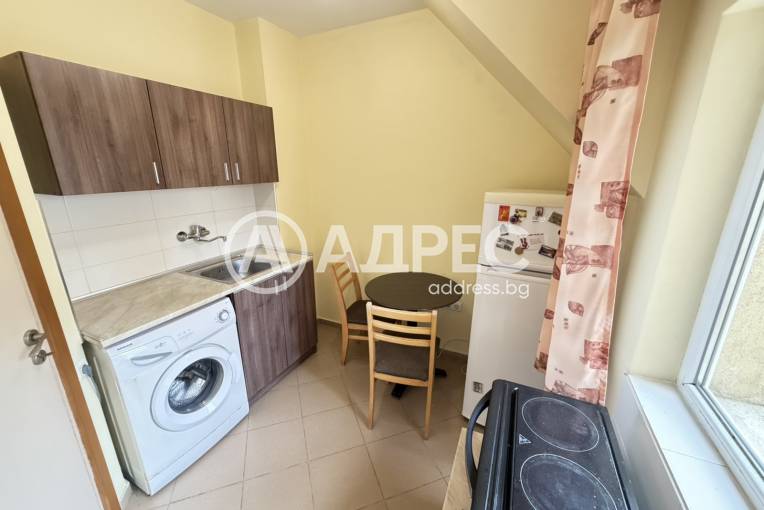 Тристаен апартамент, Варна, Погребите, 701351, Снимка 1