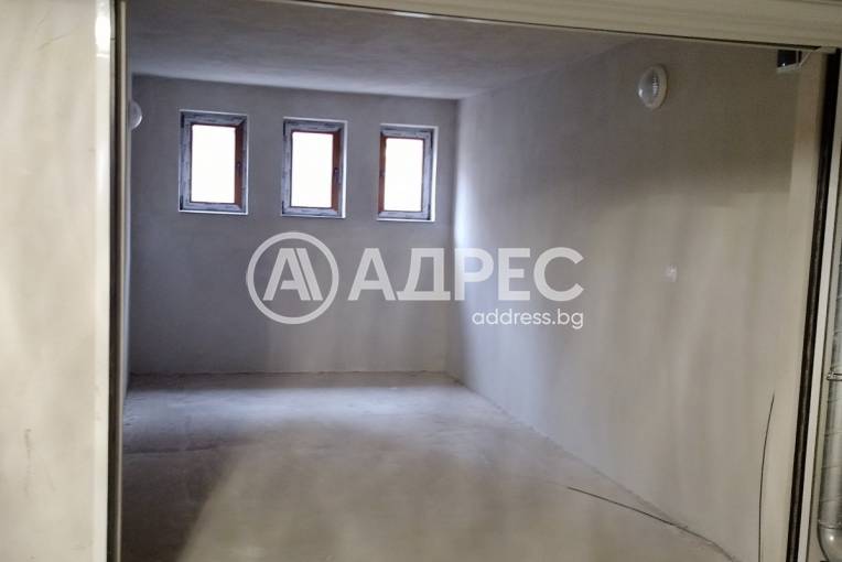 Гараж, Плевен, Градска част, 681356, Снимка 1