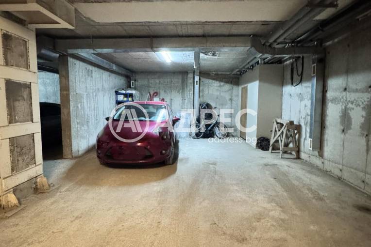 Паркомясто/Гаражна клетка, Русе, Широк център, 633362, Снимка 1