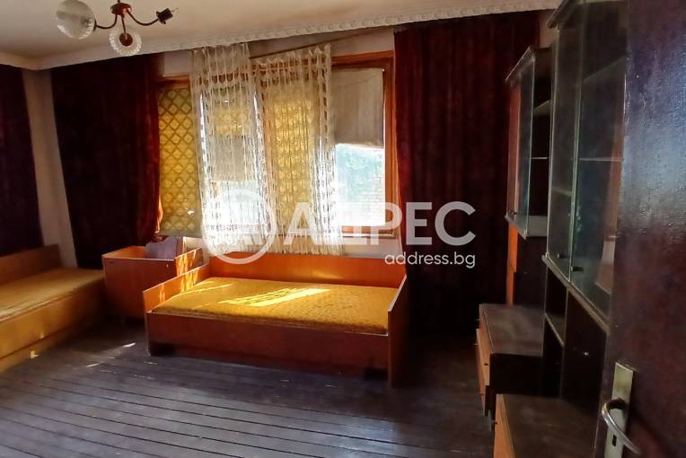 Етаж от къща, Нови пазар, 653362, Снимка 3