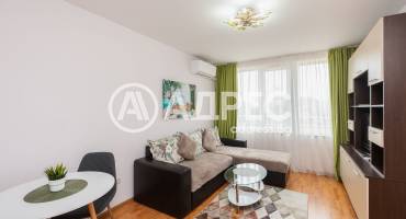 Двустаен апартамент, Варна, к.к. Св.Св. Константин и Елена, 687365, Снимка 1