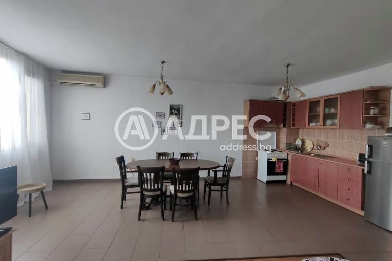 Тристаен апартамент, Варна, ЖП Гара, 700366, Снимка 2