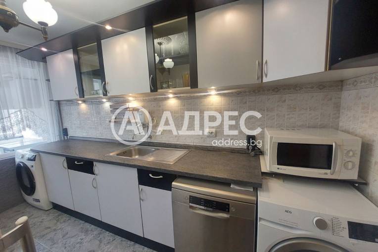 Тристаен апартамент, Бургас, Център, 683368, Снимка 1