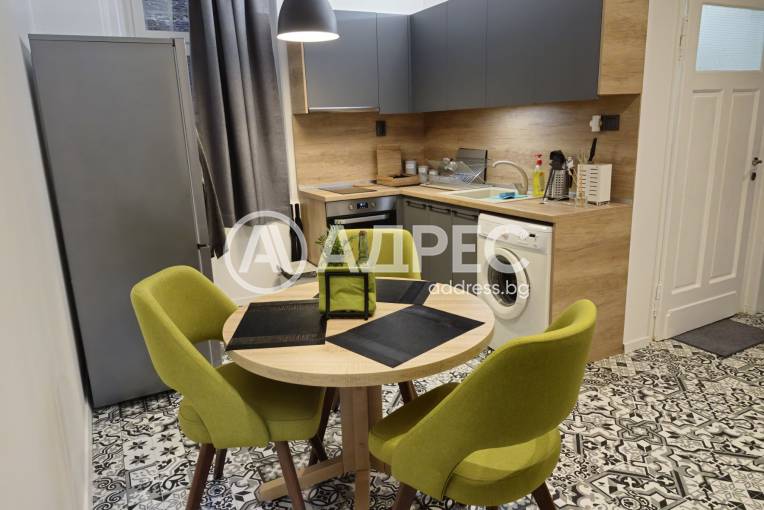 Двустаен апартамент, София, Център, 675371, Снимка 1