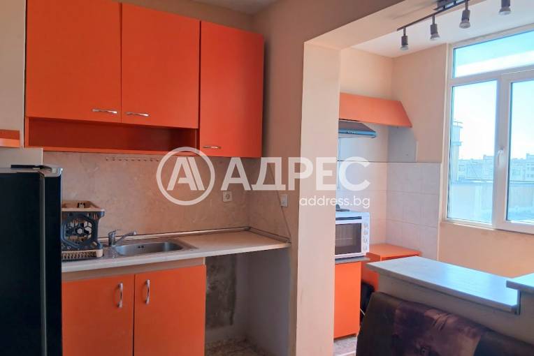 Тристаен апартамент, Варна, Левски, 670374, Снимка 1