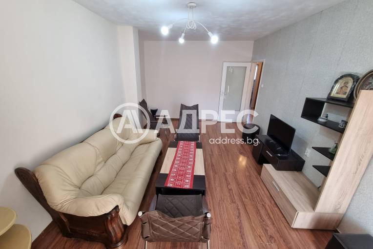 Двустаен апартамент, Ямбол, 688384, Снимка 1