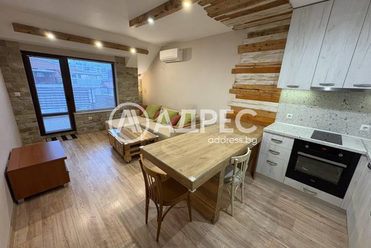 Тристаен апартамент, Варна, Левски, 688385, Снимка 1