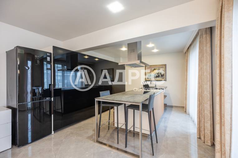 Многостаен апартамент, Варна, Център, 674387, Снимка 2