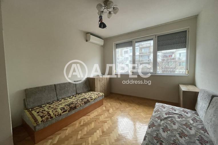 Тристаен апартамент, Шумен, Добруджански, 647388, Снимка 1