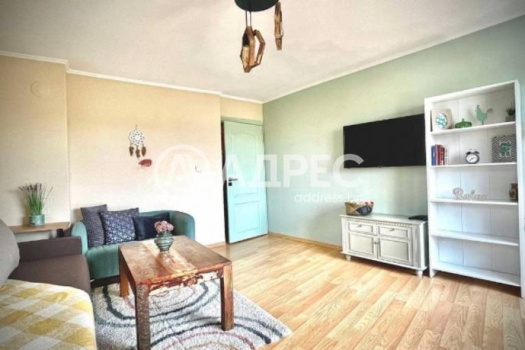 Етаж от къща, Велико Търново, Стара част, 678390, Снимка 1