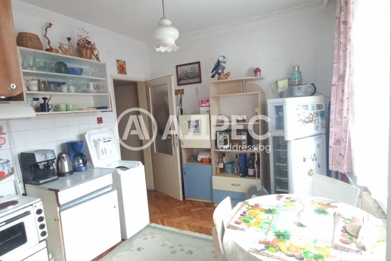Тристаен апартамент, Шумен, Център, 703390, Снимка 1