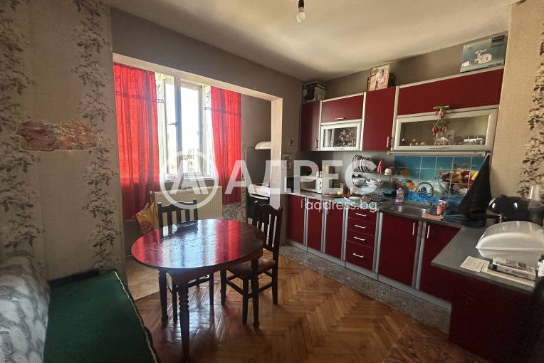 Тристаен апартамент, Враца, Сениче, 670391, Снимка 1