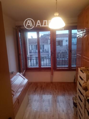 Тристаен апартамент, Варна, Спортна зала, 684396, Снимка 1