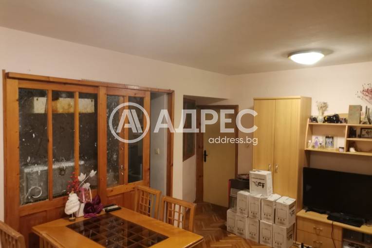 Тристаен апартамент, Варна, Спортна зала, 684396, Снимка 1