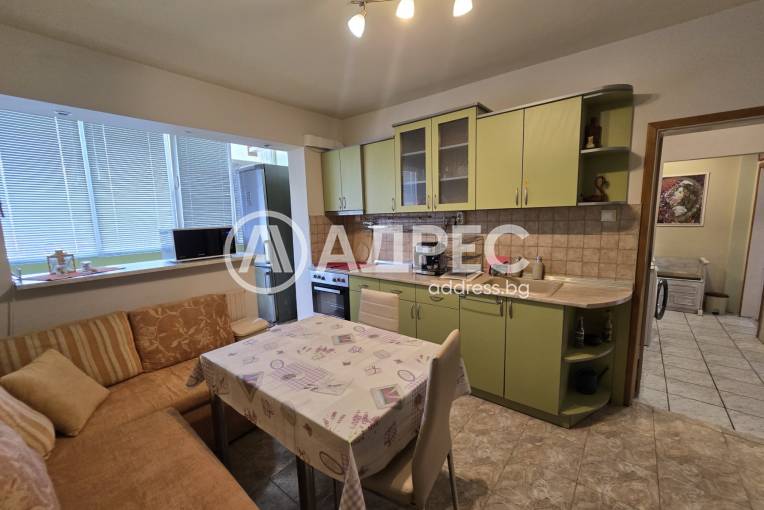 Тристаен апартамент, Плевен, Идеален център, 701396, Снимка 1