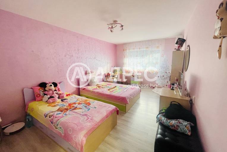 Тристаен апартамент, Шумен, Център, 546398, Снимка 1