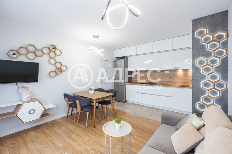 Двустаен апартамент, Варна, Трошево, 678399, Снимка 1