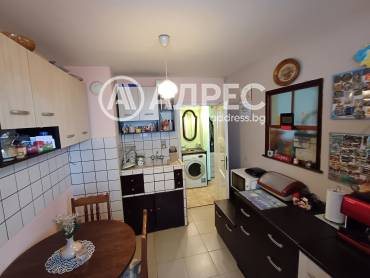 Тристаен апартамент, Варна, Общината, 680400, Снимка 1