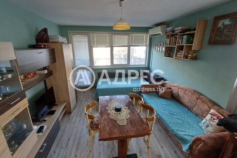 Тристаен апартамент, Варна, Общината, 680400, Снимка 1