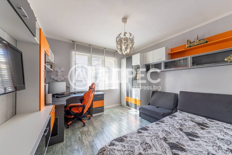 Многостаен апартамент, Варна, Цветен квартал, 687401, Снимка 2