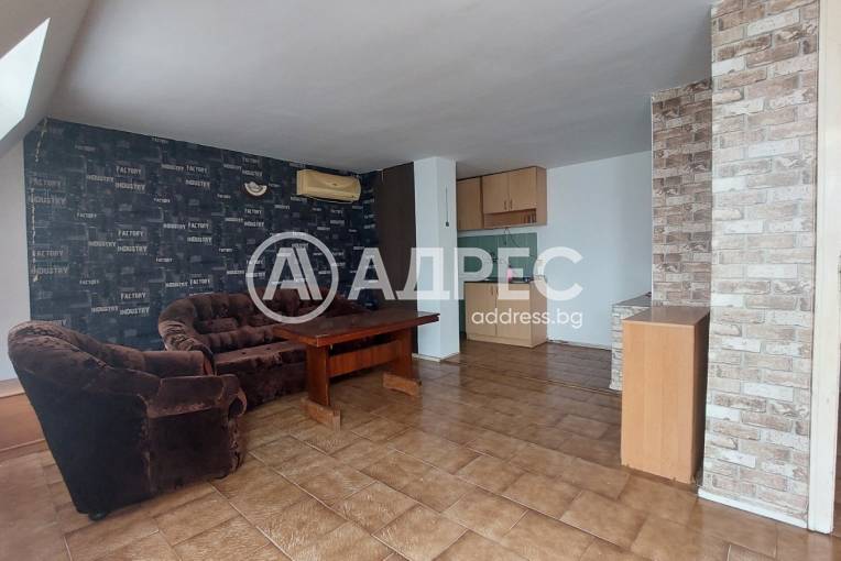 Двустаен апартамент, Варна, Централна поща, 679402, Снимка 1