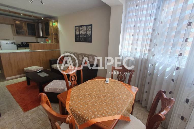 Тристаен апартамент, Варна, Окръжна болница, 680402, Снимка 1