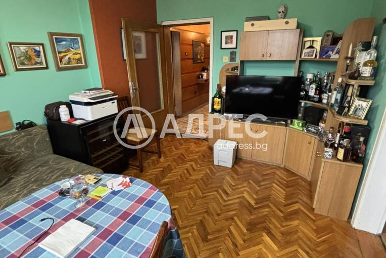 Тристаен апартамент, Велико Търново, Център, 674408, Снимка 1