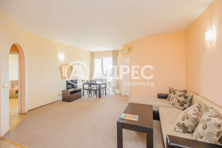 Тристаен апартамент, Варна, к.к. Златни Пясъци, 685408, Снимка 1