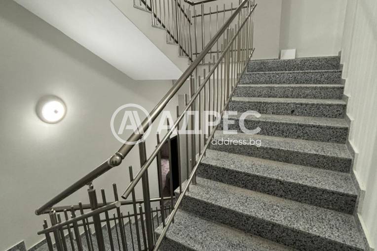 Тристаен апартамент, Велико Търново, Колю Фичето, 685409, Снимка 1