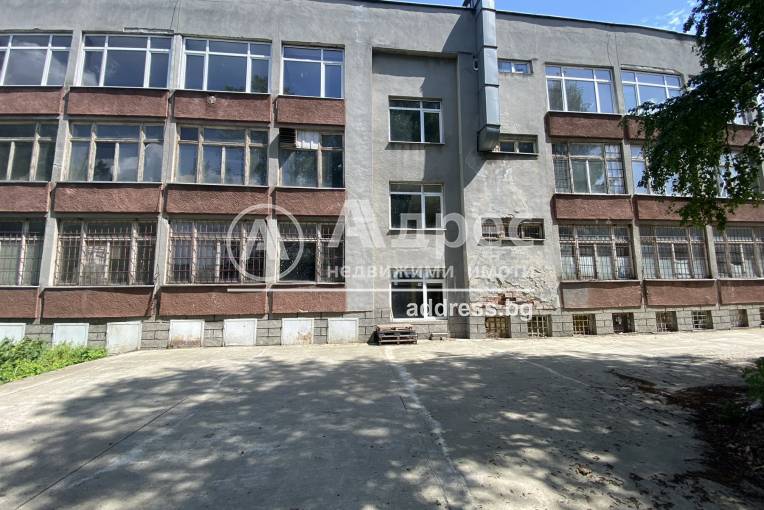 Офис Сграда/Търговски център, Плевен, Индустриална зона, 581411, Снимка 1