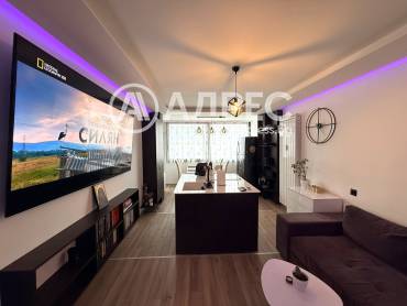 Тристаен апартамент, София, Гео Милев, 687411, Снимка 1