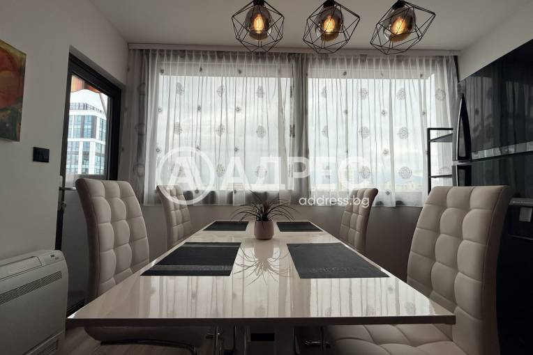 Тристаен апартамент, София, Гео Милев, 687411, Снимка 1