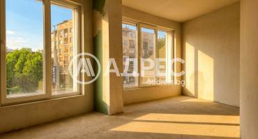Тристаен апартамент, Перник, Изток, 693414, Снимка 1