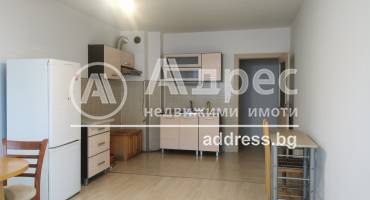 Тристаен апартамент, Варна, Базар "Левски", 617422, Снимка 1