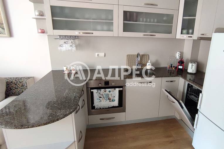 Тристаен апартамент, Варна, Червен площад, 666422, Снимка 3