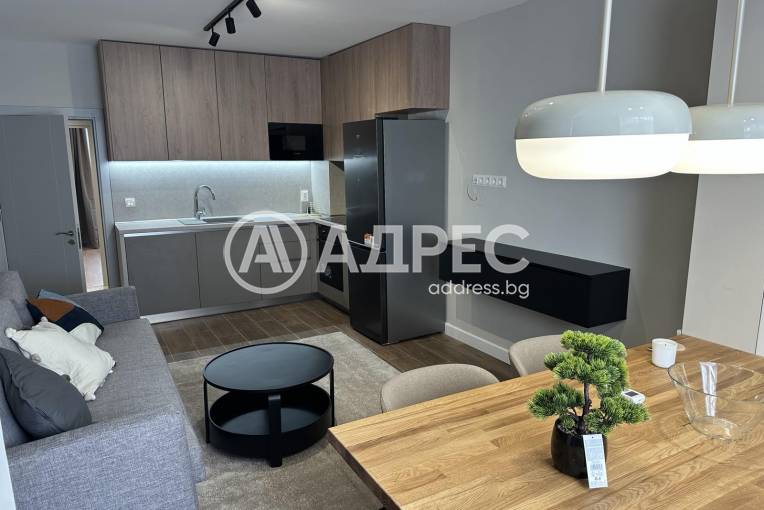 Тристаен апартамент, Варна, Базар "Левски", 694423, Снимка 1