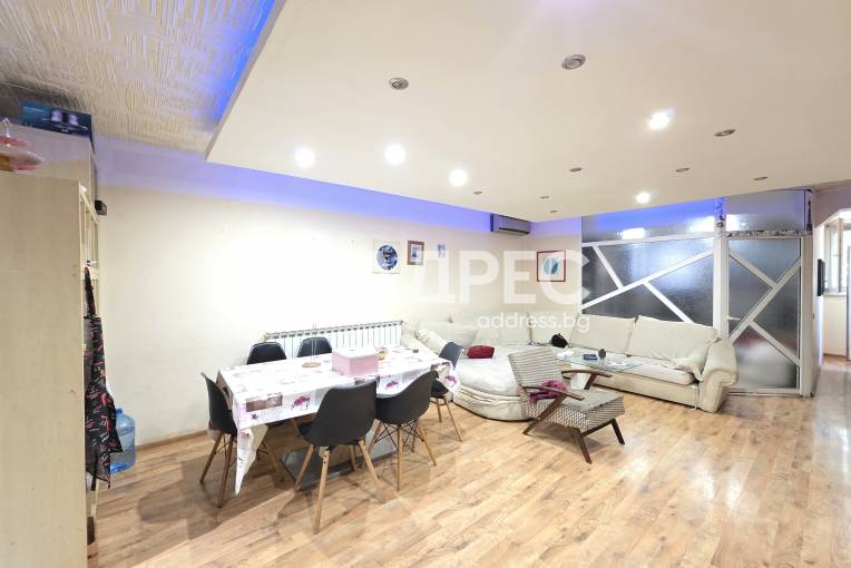 Тристаен апартамент, София, Борово, 701424, Снимка 1
