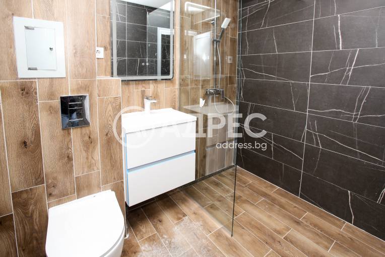 Тристаен апартамент, София, Център, 682425, Снимка 1