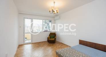 Тристаен апартамент, Варна, Базар "Левски", 676426, Снимка 1