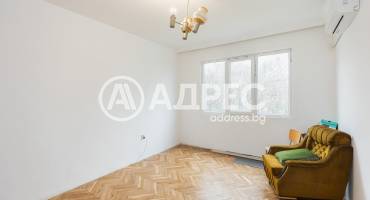 Тристаен апартамент, Варна, Базар "Левски", 676426, Снимка 2