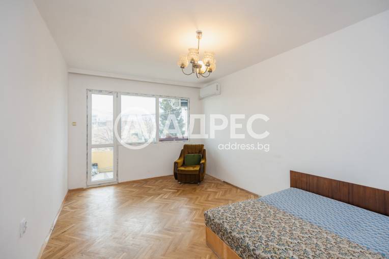 Тристаен апартамент, Варна, Базар "Левски", 676426, Снимка 1