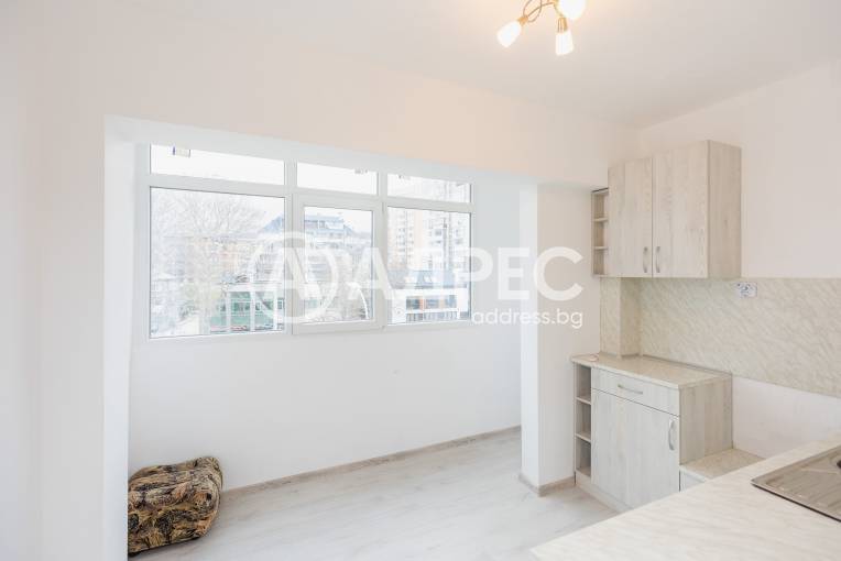 Тристаен апартамент, Варна, Базар "Левски", 676426, Снимка 3