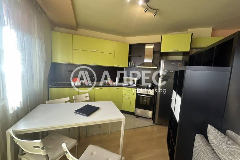 Двустаен апартамент, Варна, Погребите, 687426, Снимка 2