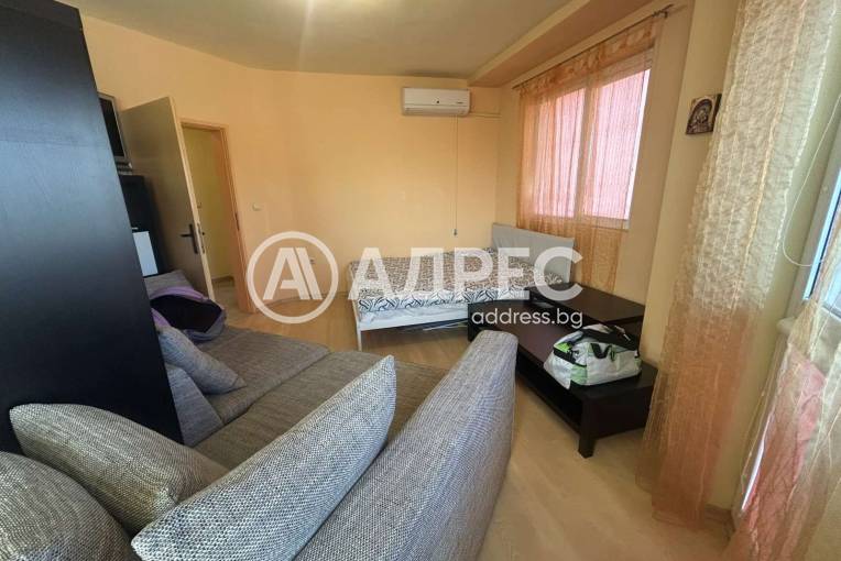 Двустаен апартамент, Варна, Погребите, 687426, Снимка 4