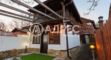 Къща/Вила, Горно трапе, 683427, Снимка 1