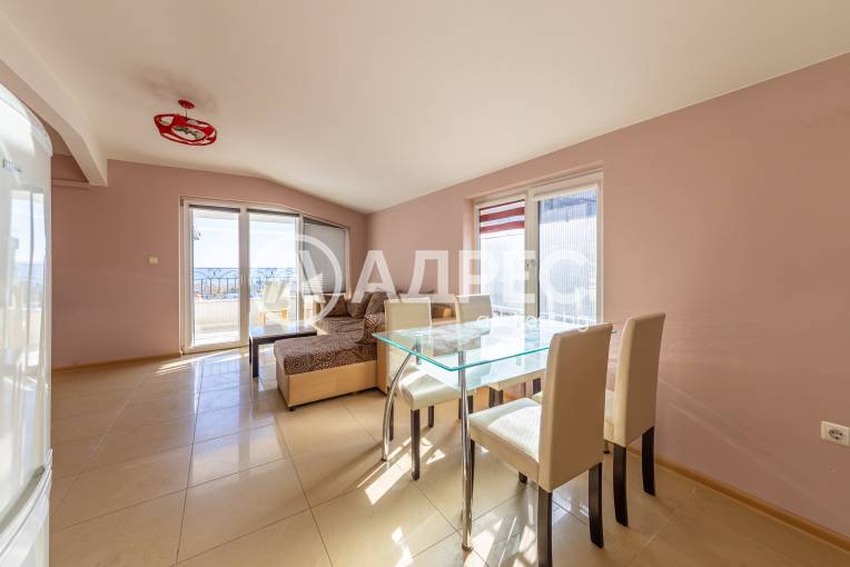 Тристаен апартамент, Варна, к.к. Св.Св. Константин и Елена, 676429, Снимка 12