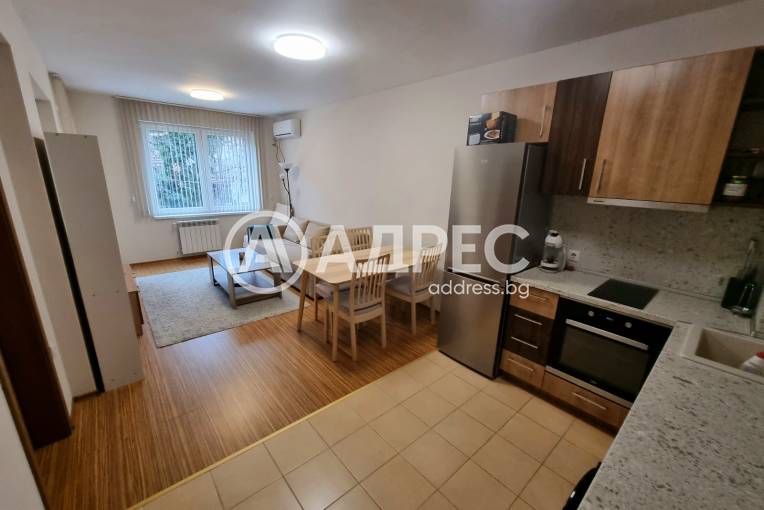 Тристаен апартамент, София, Оборище, 681429, Снимка 1