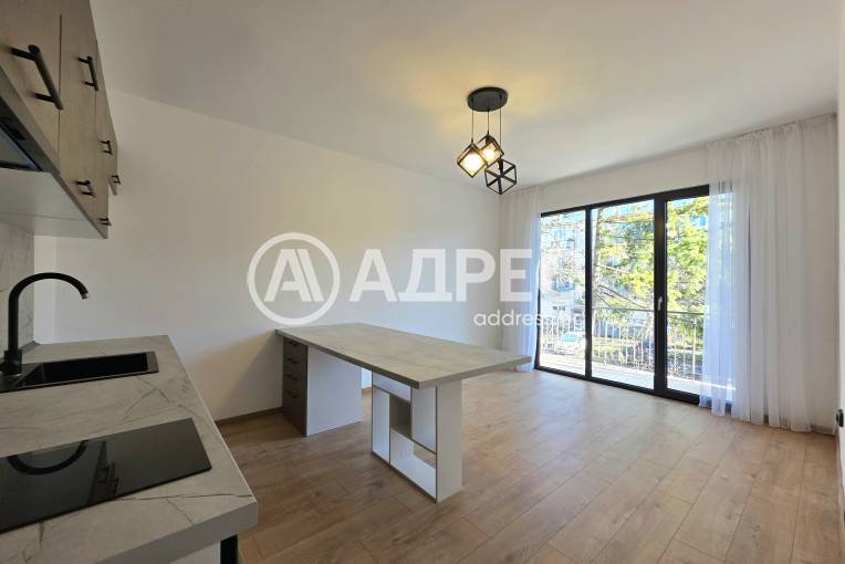 Тристаен апартамент, София, Надежда 2, 680430, Снимка 1