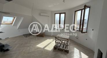 Тристаен апартамент, Хасково, Любен Каравелов, 685430, Снимка 1